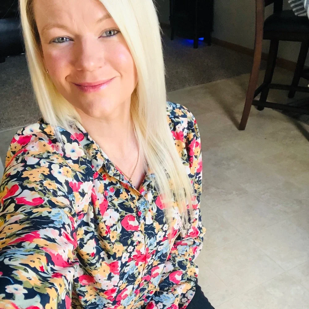 “Meet the Posher” 💛 - Picture 2 of 3